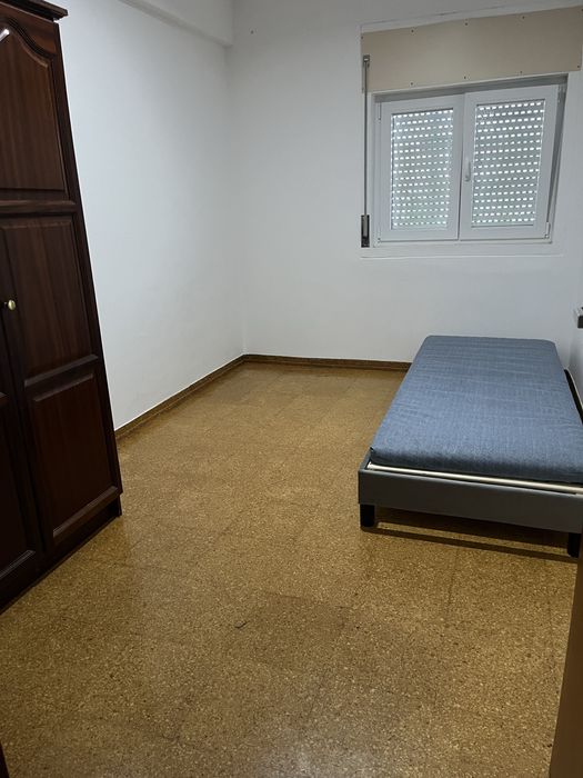Quarto para arrendar