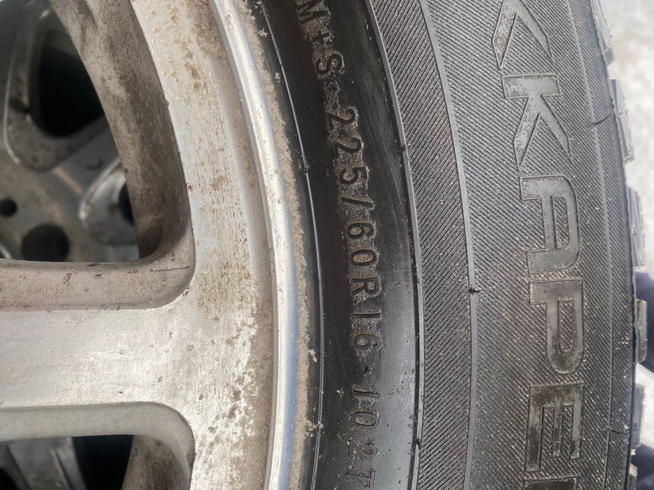 Зимові колеса Nokian Hakkapeliitta 9 | 225/60 R16 | Шип | Ідеал