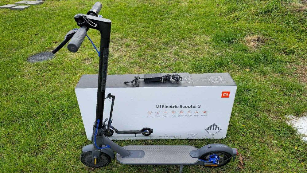 Hulajnoga Elektryczna Xiaomi Mi Electric Scooter 3 300W