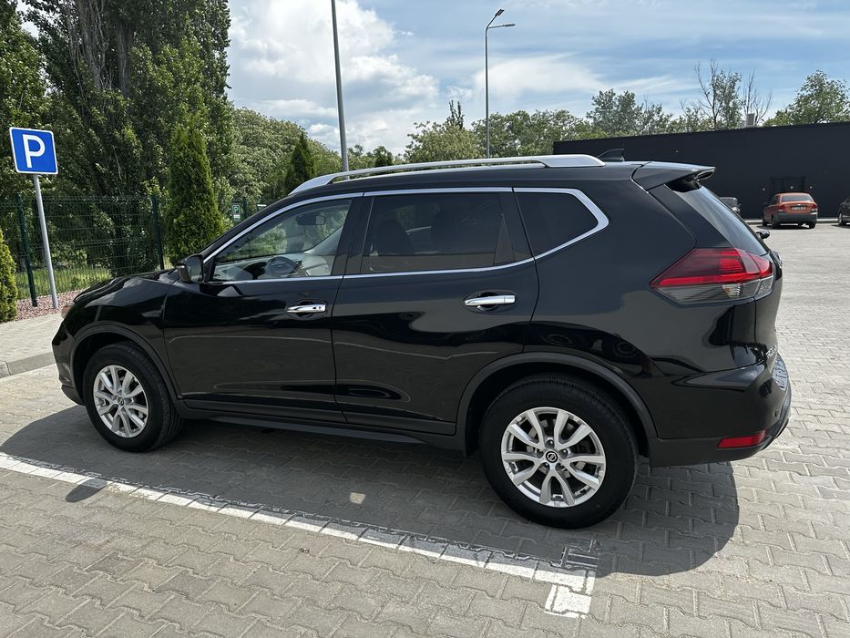 Nissan Rogue SV 2018г газ-бензин