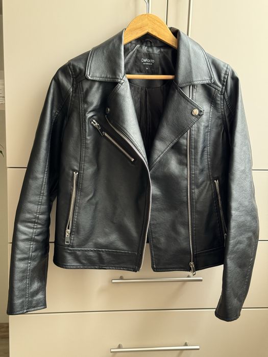 Косуха чорна під шкіру