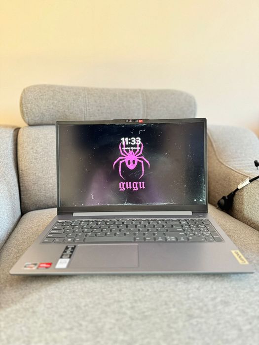 Laptop Lenovo AMD Ryzen 3 7320U + torba gratis