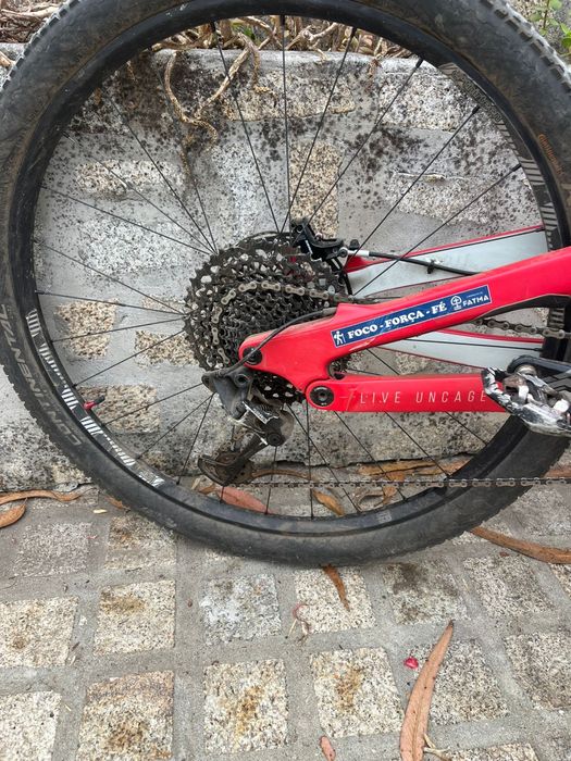 YT  Jeffsy Roda 29 Full carbono
