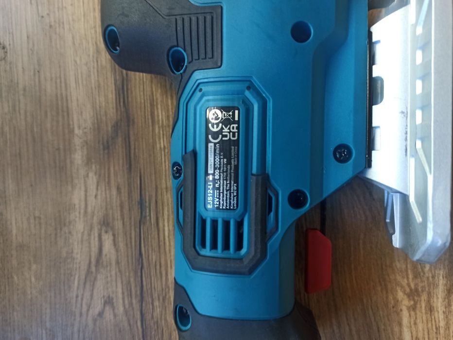 Wyrzynarka akumulatorowa Erbauer 12V compact