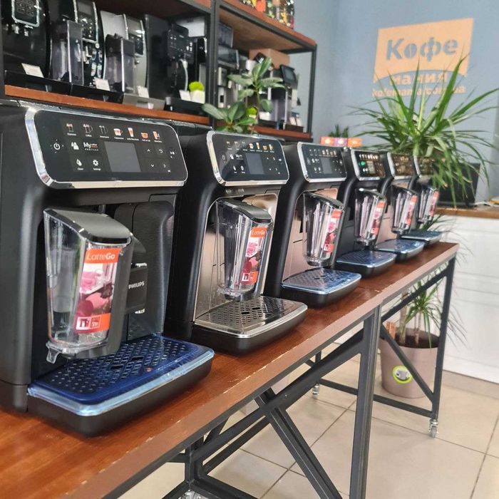 Кофеварка кофемашина Philips Latte Go серии 5400