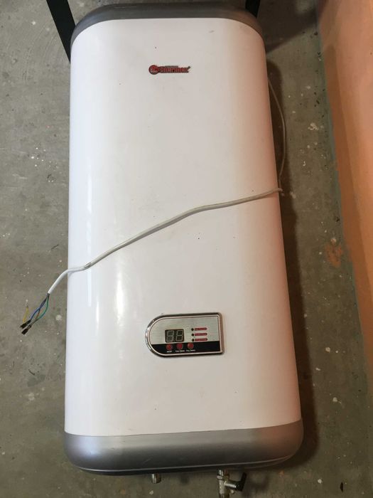 Продам водонагрiвач - бойлер на 80 лiтрiв.