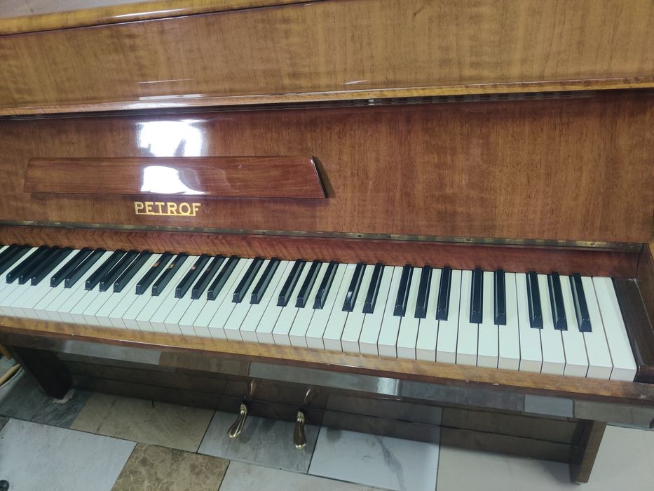 Продам піаніно  PETROF