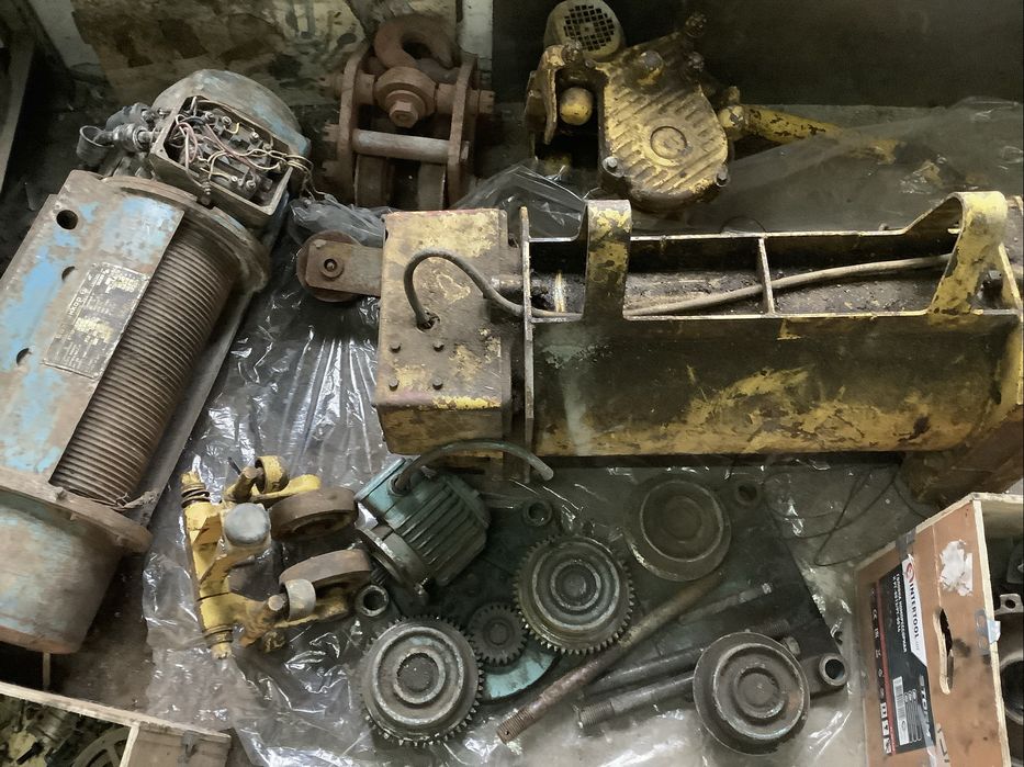 Таль,тельфер 1 тонна тележка,крюк,гак