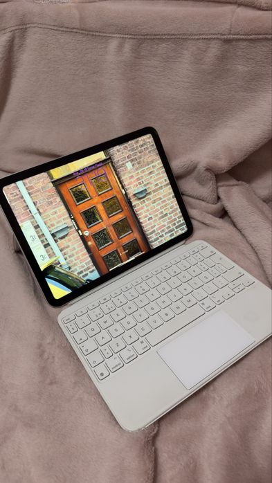 Apple Magic Keyboard Folio para iPad 10ª geração — Original