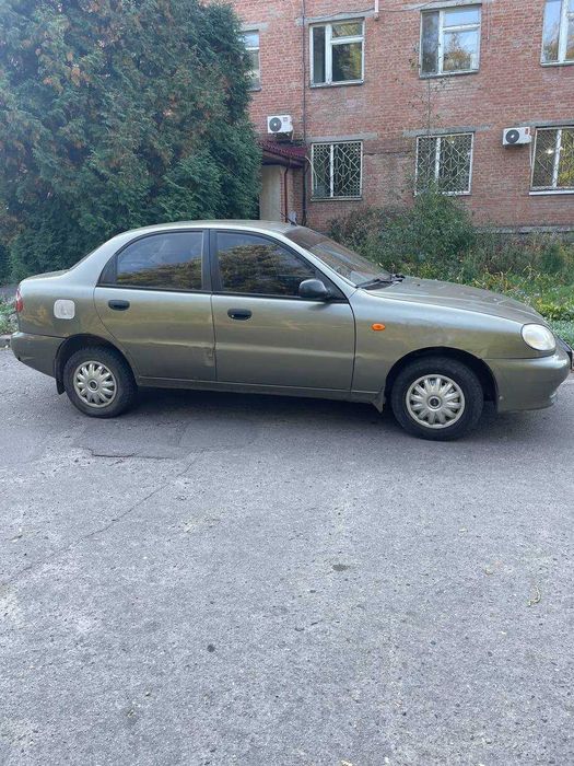 Автомобіль Daewoo Sens