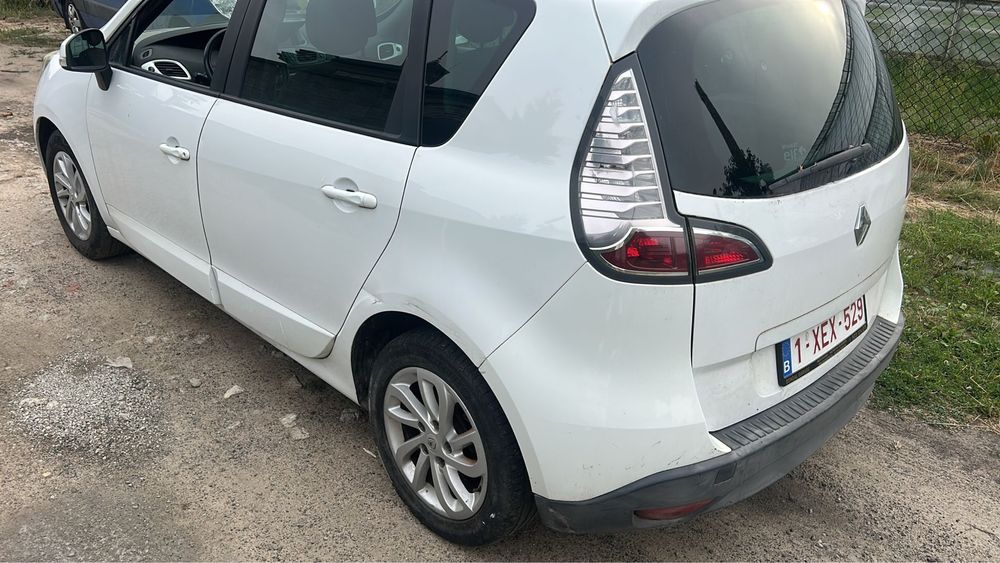 Renault scenik 2012r