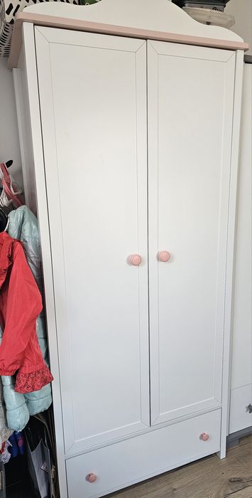 Zestaw mebli biało różowe dla dziewczynki 4szt.