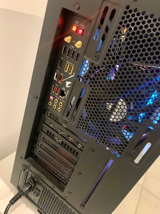Wydajny Komputer Gamingowy / i7-9700K /  RTX 2080 OC / 32GB / SSD 240