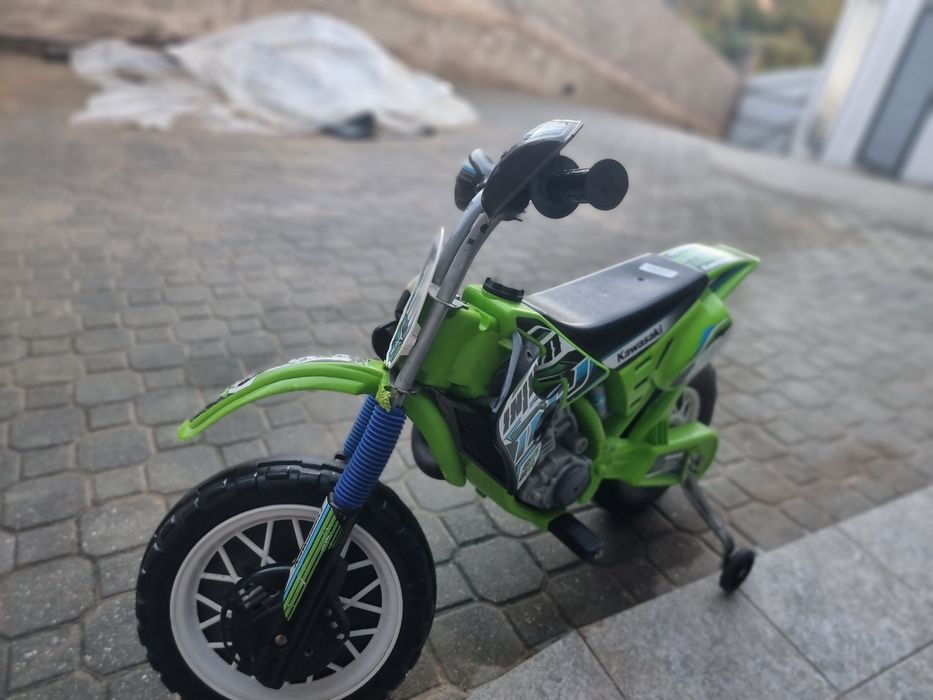 Moto elétrica criança