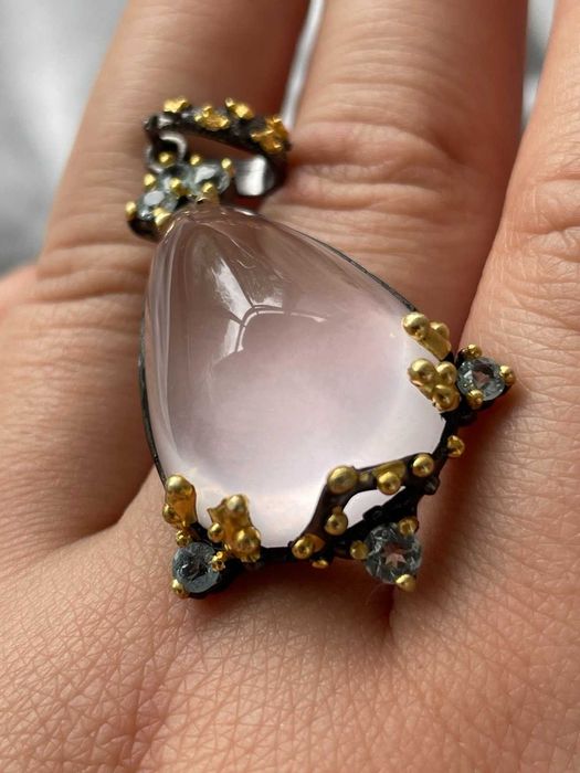 Подвеска из натурального розового кварца 28 карат, серебро 925 пробы