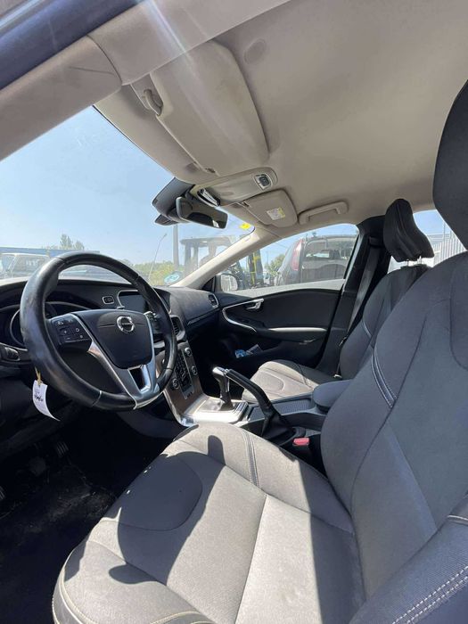 Volvo V40 Cross Country 2017 para peças!