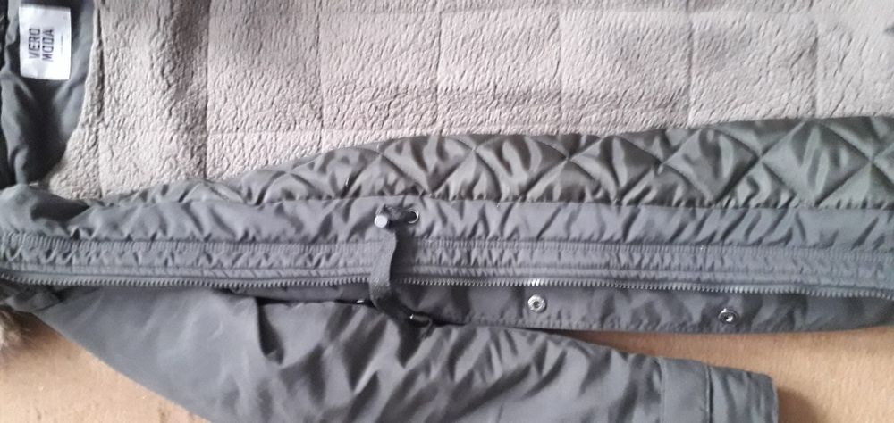 Куртка жіноча весняно-осіння .