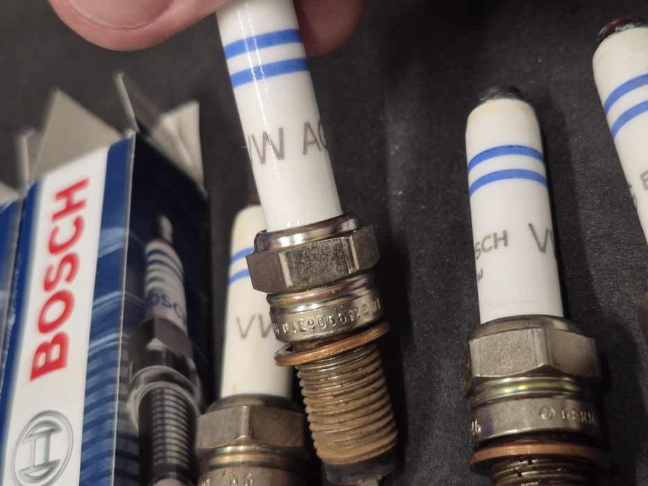 Свічка запалювання vag 04E905612C 
Бренд: VAGНомер товару: 04E 905 612