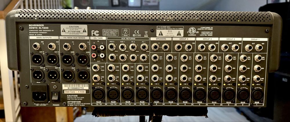 Behringer Xenyx XL1600 16 Channel Mixer Dados - Mesa de Mistura