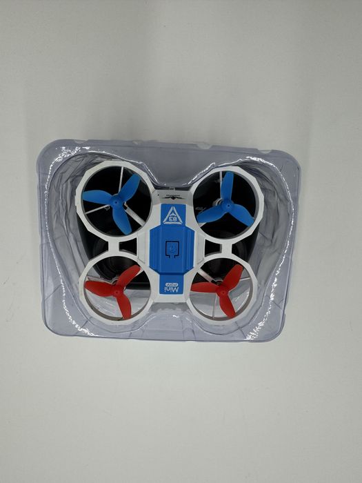 Teeggi Mini dron z lampkami LED dla dzieci sterowanie głosem