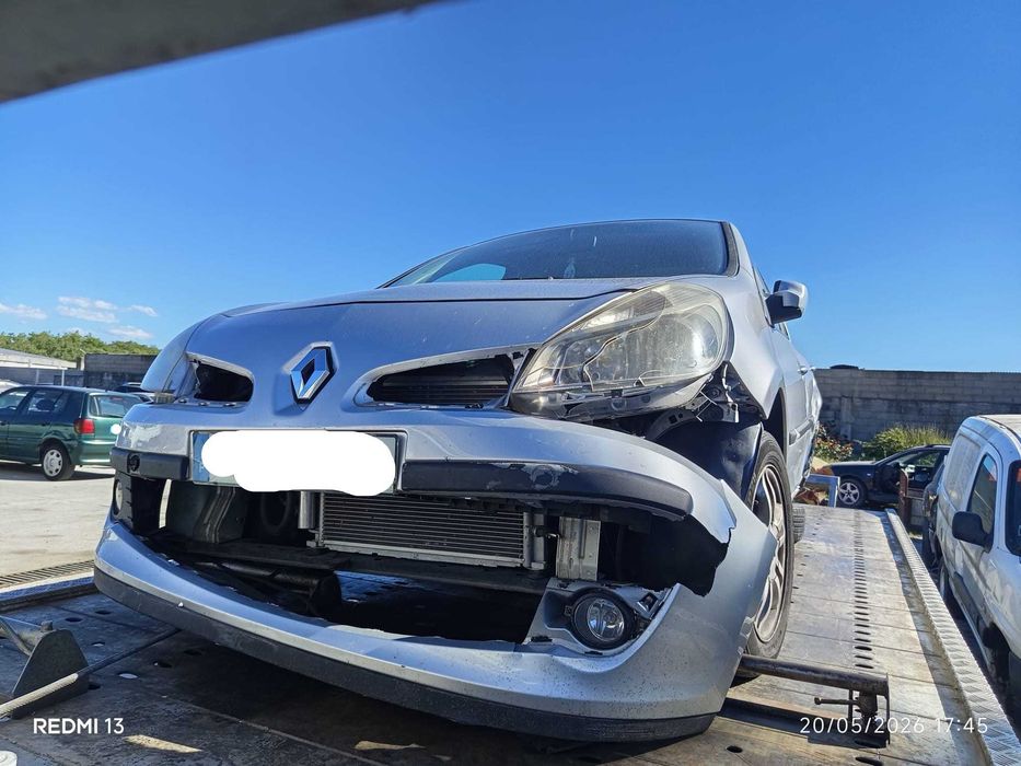 Para peças Renault Clio III 1.2 16V ano 2007