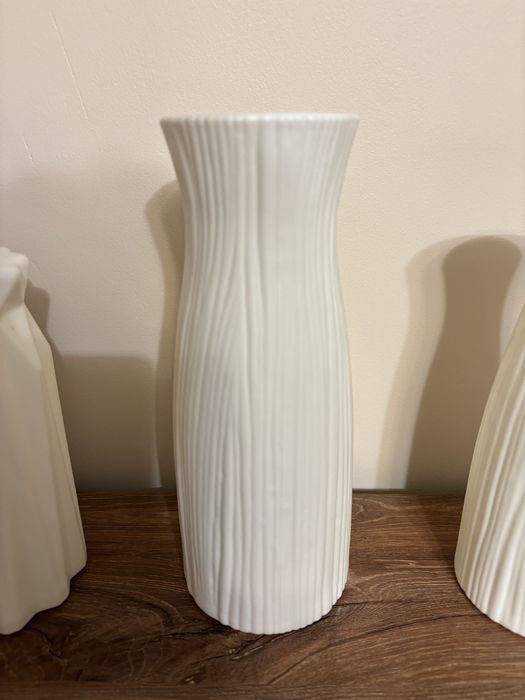 Zestaw trzech wazoników