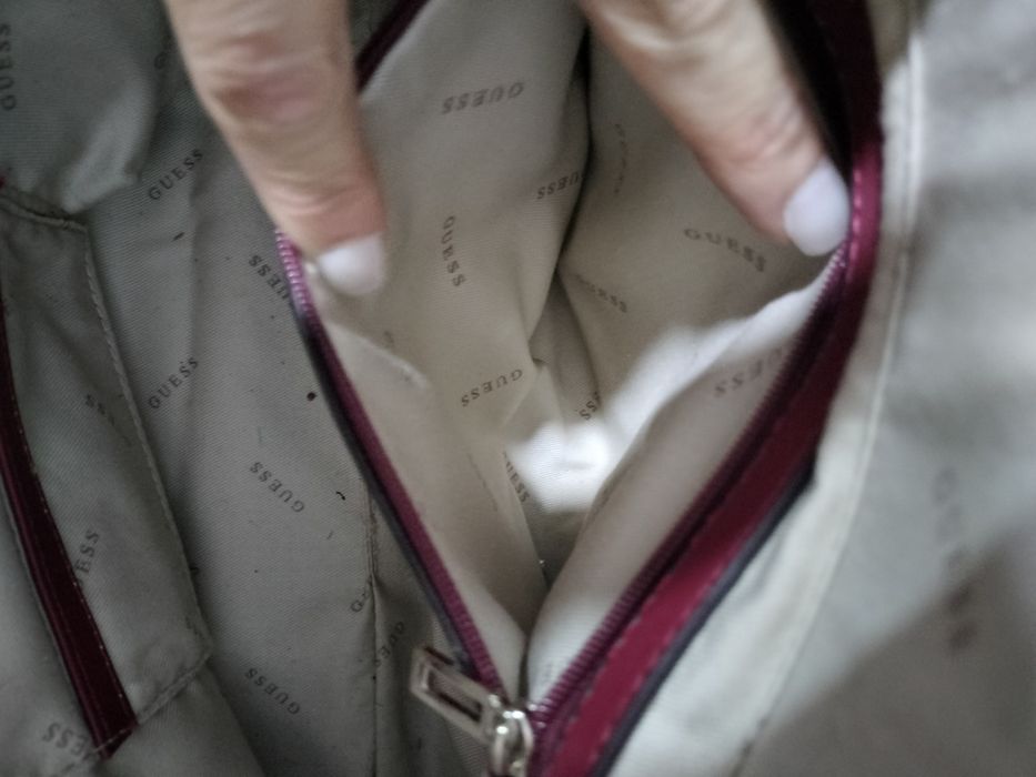 Vende-se mala da marca Guess original em muito bom estado