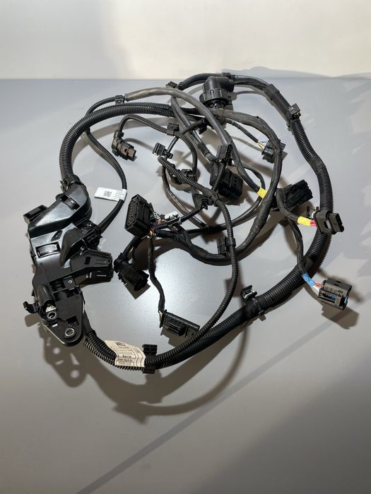 Патрубки шланги системы охлаждения и подачи топлива мотора s58b30 BMW