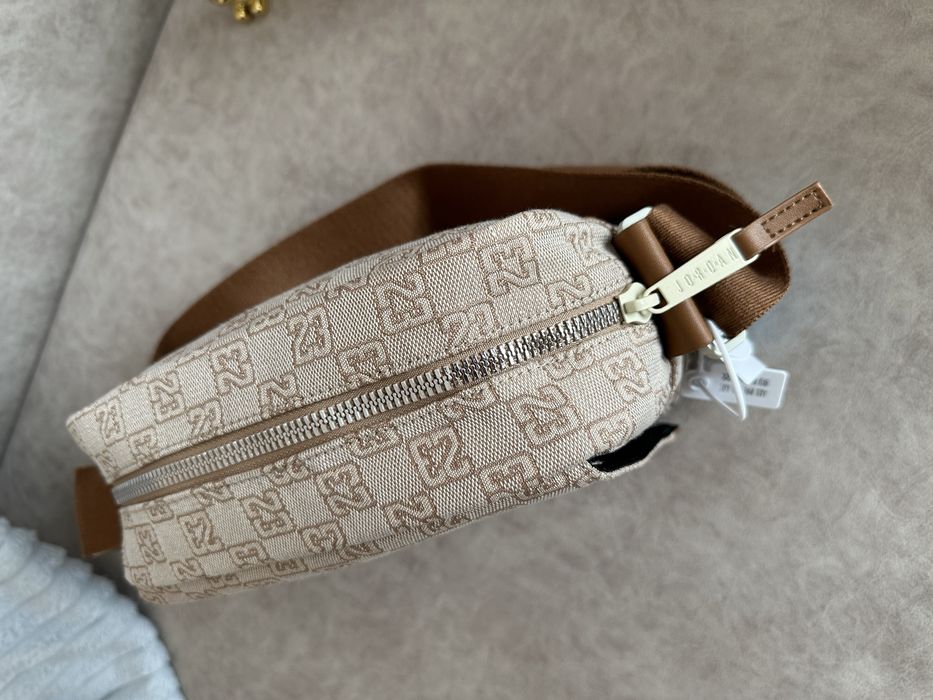 Сумка Air Jordan Monogram Crossbody | Nike, найк, джордан месенджер