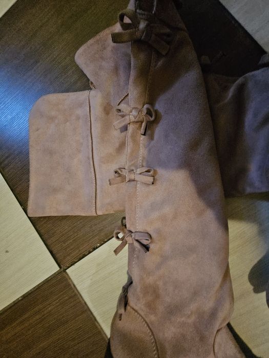 Kozaki damskie zamszowe z kokardkami