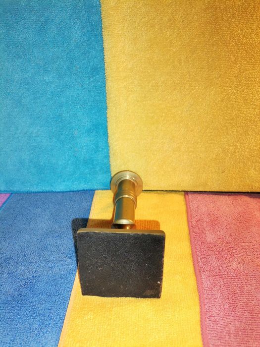 Antigo Castiçal em Latão para uma vela