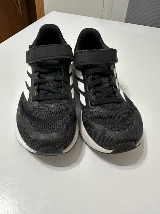 Кросівки adidas 30