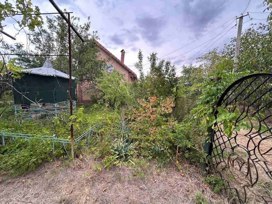 Продам дачний будинок