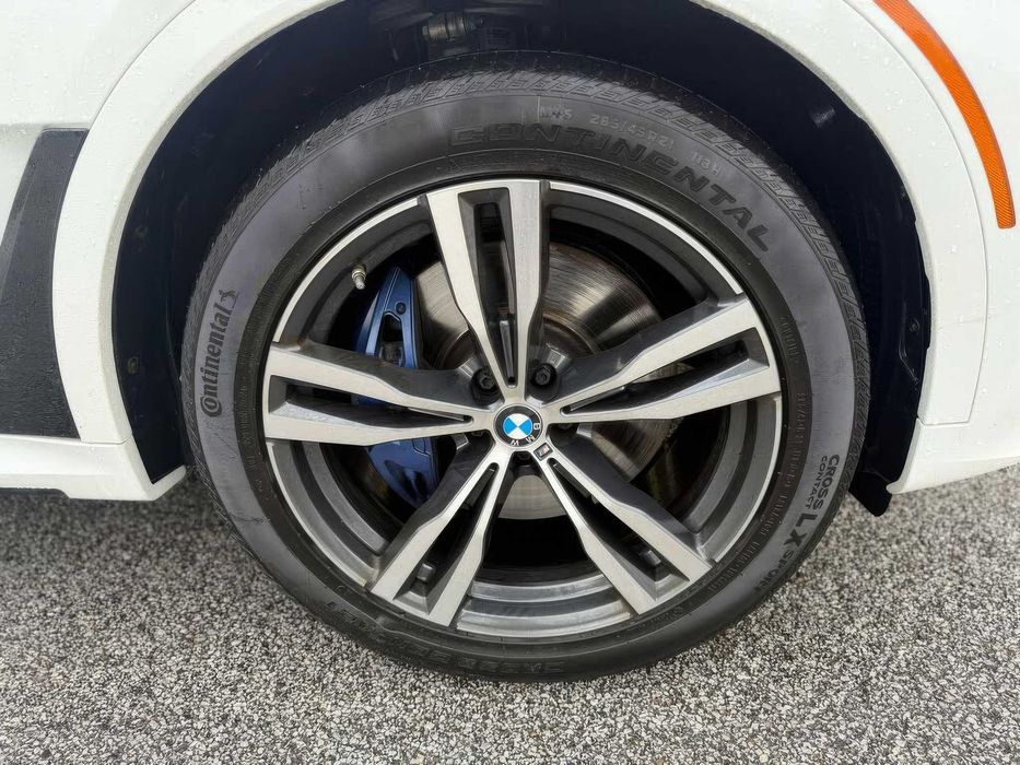 BMW X7      2020