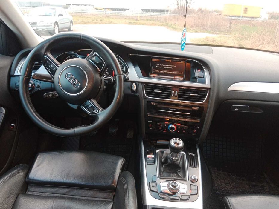 AUDI A4 B8 2013r 2.0 TDI
