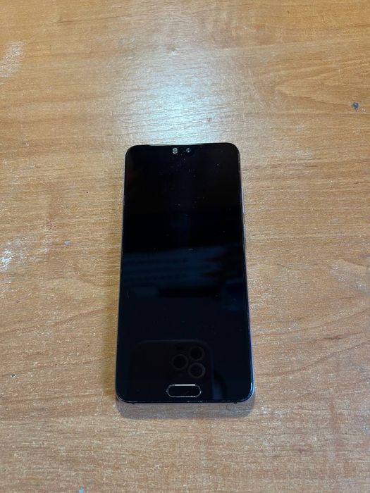 Huawei p 20 продам 4/128 смарфон  в гарному стані