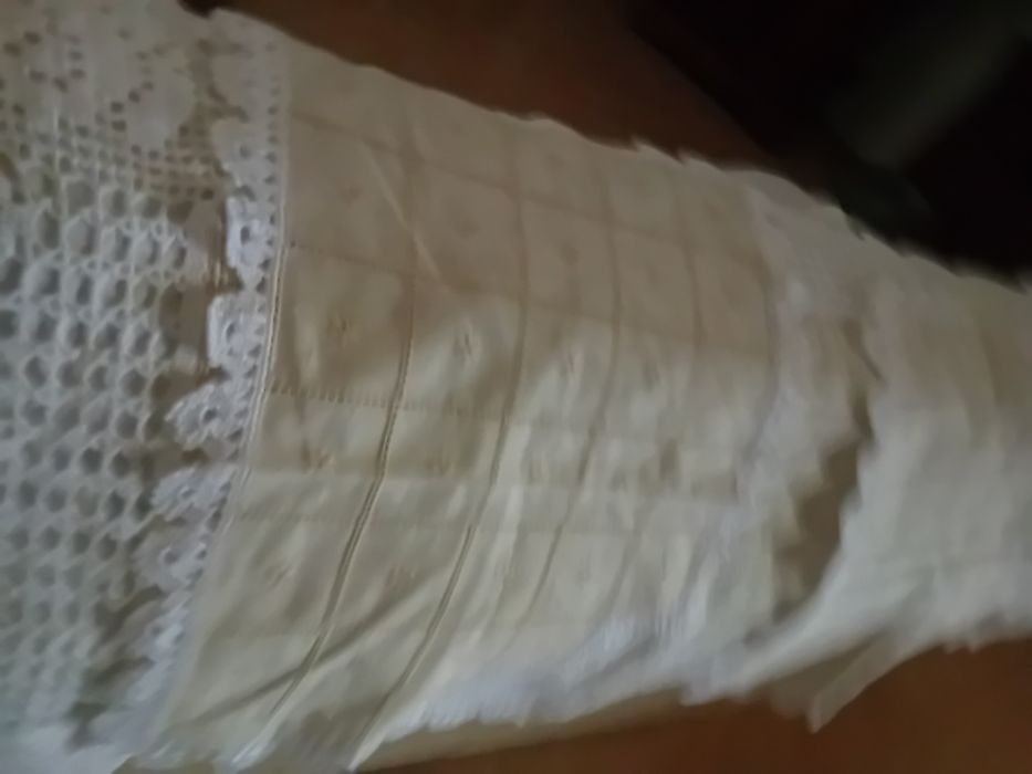 Jogo de naperons em renda e tecido