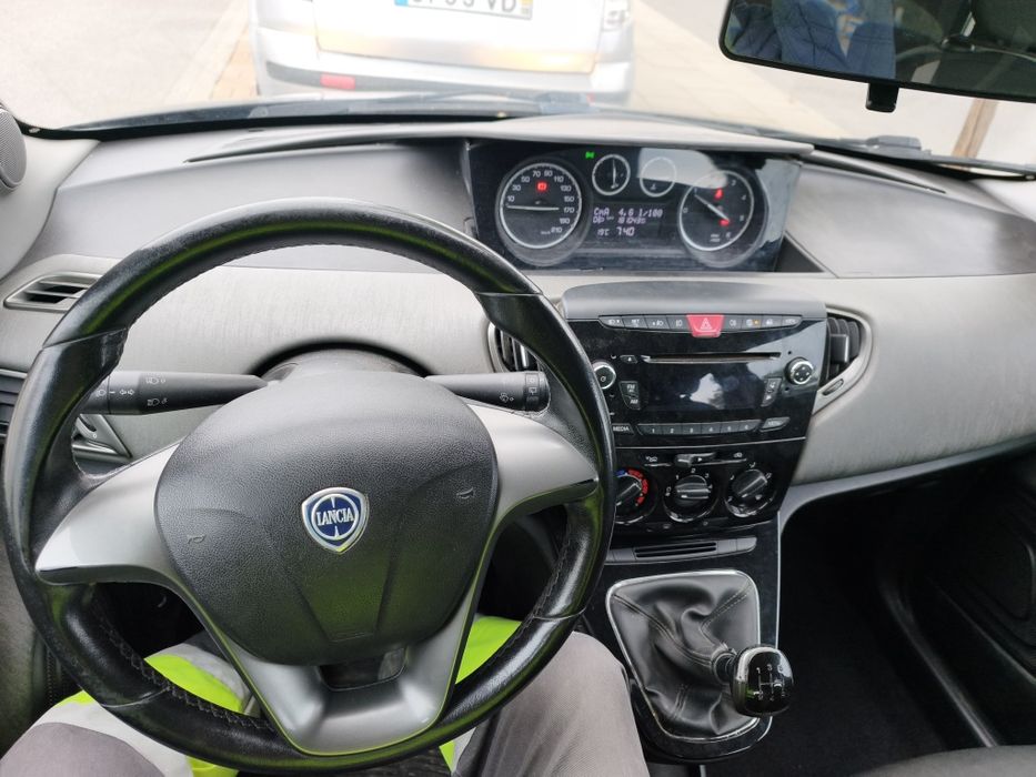 Lancia Ypsilon 2013 1.3 MultiJet Diesel —