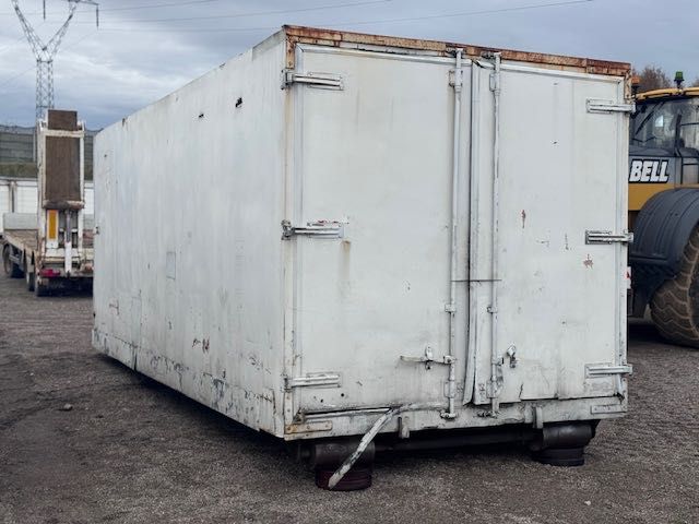 kontener chłodnia budowlany na hakowca