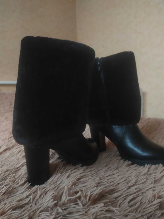 Ботинки на каблуках