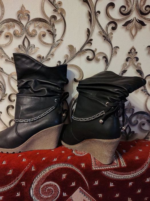 Чоботи жіночі на весну
