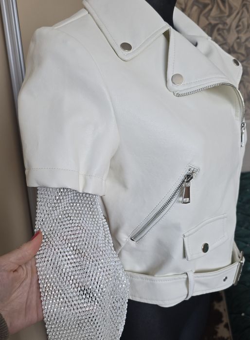 Damska kurtka ramoneska eko skóra ecru  siateczkowe rękawy S/M