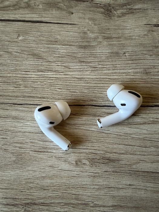 Apple AirPods Pro 1-го покоління з ANC та чохлом