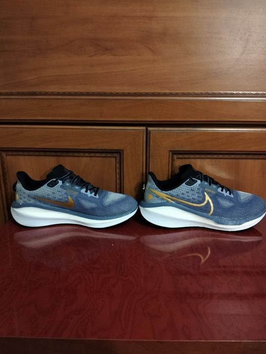 Взуття, кросівки Nike .