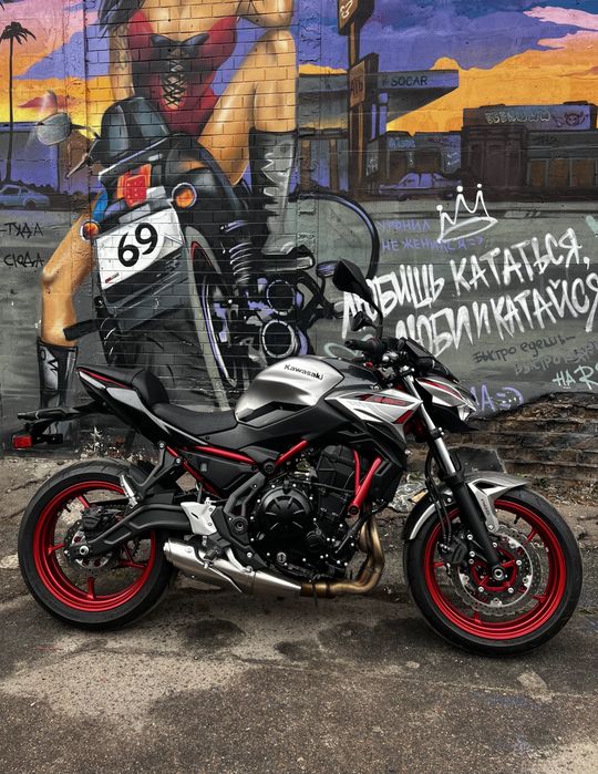 Мотоцикл Kawasaki Z650 2023 рік