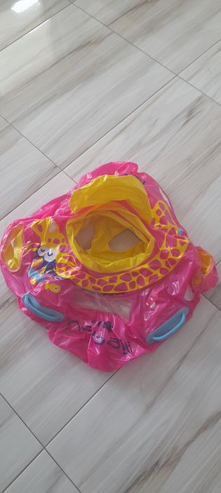 Koło do basenu dla niemowlaka