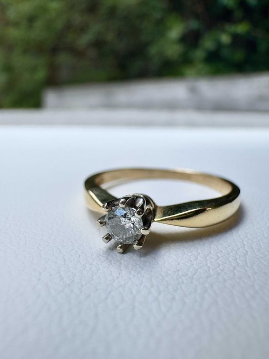 Złoty pierścionek z brylantem 0,16 ct | próba 585 | 1,92 g | p.111