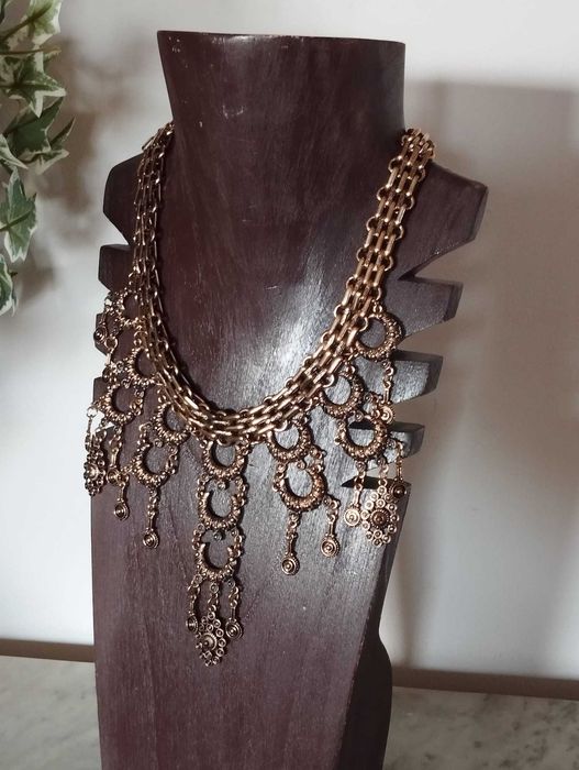 Colar Dourado Grande