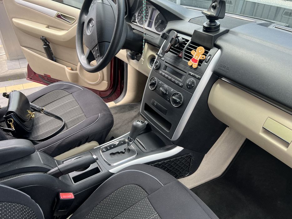 Продам авто Mercedes b150 автомат