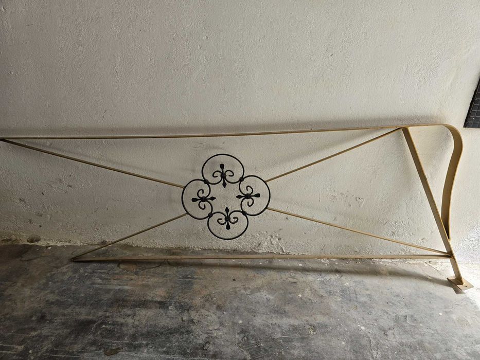 Grades de ferro de escadas